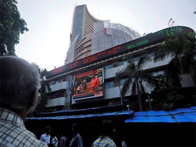 Sensex holds above 32,600 in a dull trade, Airtel hits new 52-week high; Axis Bank, Bajaj Auto, Wipro Q2 earnings ahead