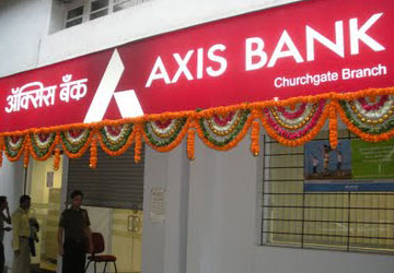 Axis bank cuts base rate by 10 basis points; Stock up 1%