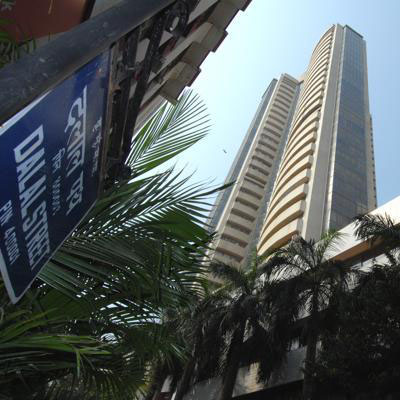 Sensex trades 35 points lower; HDFC Bank falls