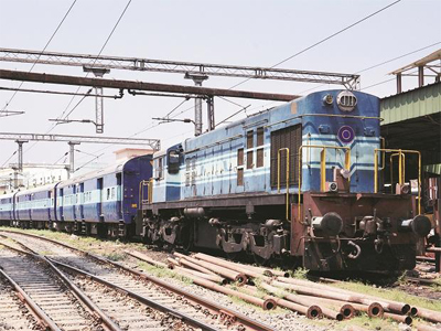 Govt eyes Rs 1,500 crore from IRCTC, IRFC IPOs by September