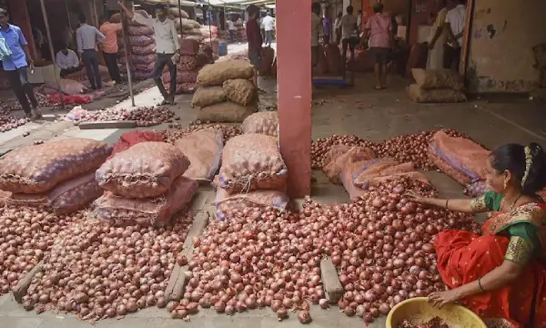 Centre to purchase 1,650 tonnes of onions for exports to Bangladesh
