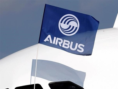 Boeing records zero new plane orders in Paris, Airbus jumps ahead