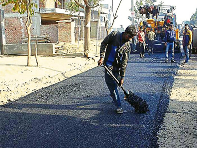 Lucknow makes its first road from plastic waste