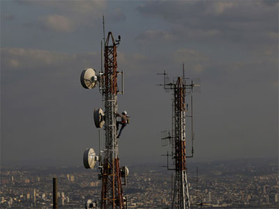 Telecom operators can be fined Rs 5 lakh over call drop: TRAI