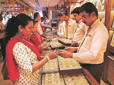 Gold price today at Rs 55,090 per 10 gm, silver at Rs 68,900 a kg