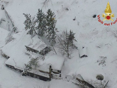 Italy quake: Up to 30 feared dead in avalanche-hit hotel