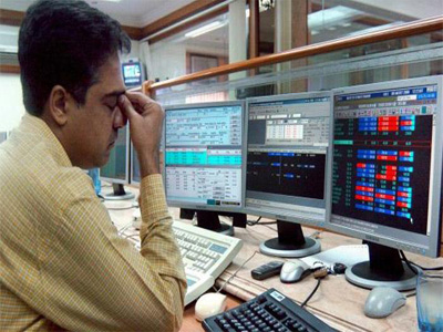 Sensex runs up losses as investors book profit