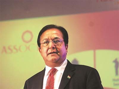 YES Bank slips 4% after RBI rejects request to extend Rana Kapoor's term