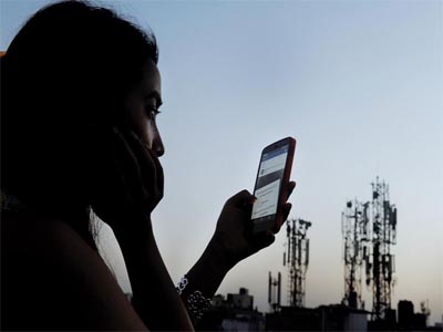 TRAI FINES JIO, AIRTEL, IDEA, VODA FOR NOT MEETING SERVICE QUALITY