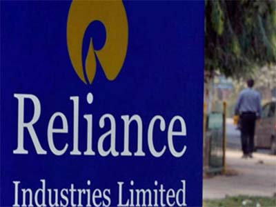 Reliance Industries dips on profit booking post Q3 results
