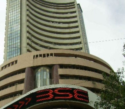 Sensex, Nifty retreat from record highs on FII sales