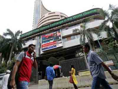 BSE Sensex rallies 206 pts, NSE Nifty above 8,400