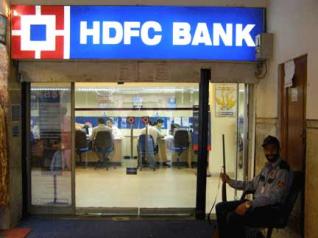 HDFC Bank Q4 net rises 20% to Rs 3,374 cr