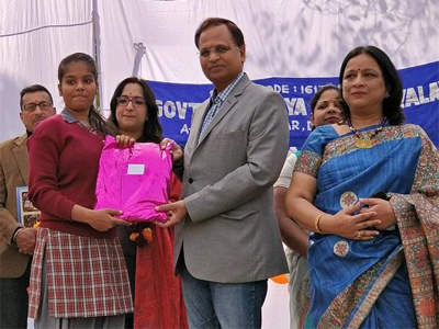 CBI raids Delhi Minister Satyendar Jain's residence in 'PWD hiring' case