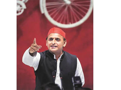 Akhilesh blames UP CM for Unnao rape victim's death, demands govt's removal