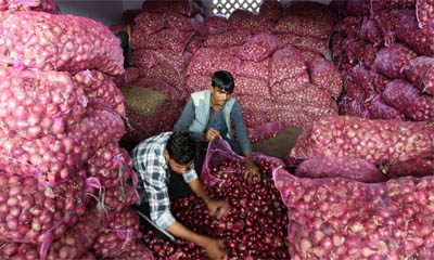 Govt to import onion from Turkey, Egypt to control skyrocketing prices