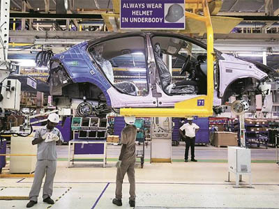 Tata Motors to set up regional stockyards to ensure car delivery in 3 days