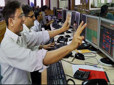 Sensex, Nifty log fourth straight weekly gain; technology shares jump