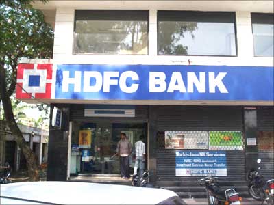 HDFC Bank Q2 net up 20% at Rs 2,380 crore, lags estimates