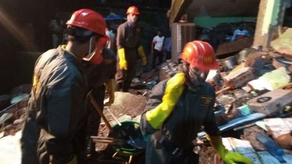 8 killed, several trapped as building collapses in Maharashtra's Bhiwandi