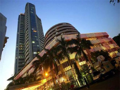 Nifty closes below 8000, wait for weekly closing to form a directional view: Experts