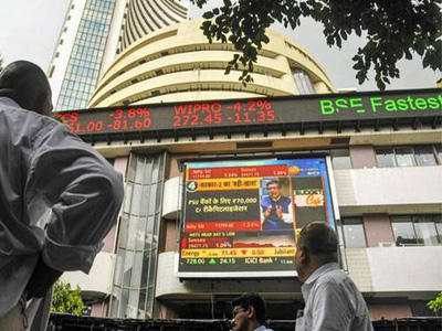 Sensex plunges over 400 pts; HDFC Bank cracks 3%
