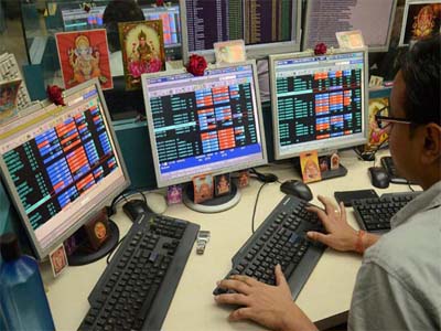 Sensex ends 42 points down in lacklustre trade, Nifty settles below 7,900; SBI, Maruti surge