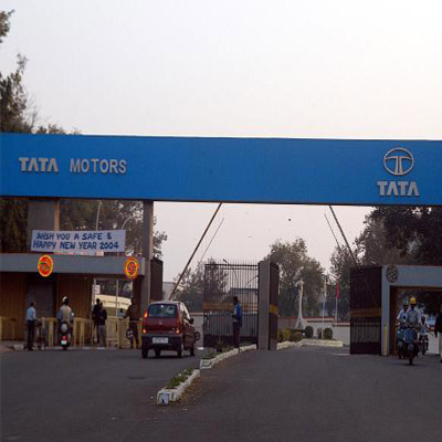 Tata Motors firm ahead of board meet for rights issue