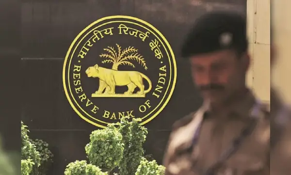 RBI allows banks, non-banks to issue PPIs for public transport systems