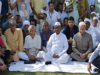 Anna Hazare hunger strike: No political party can join movement; updates