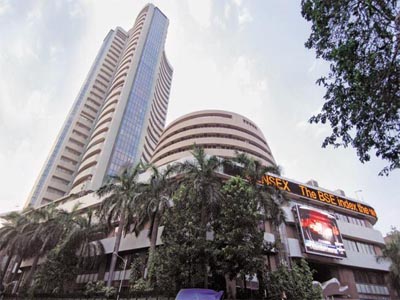 Sensex closes 44 points lower, Nifty below 7,850 ahead of F&O expiry