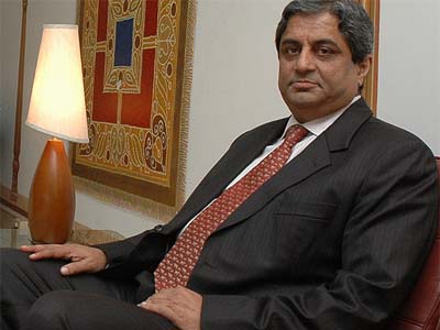 HDFC Bank's Aditya Puri only Indian on Fortune's top businessmen list