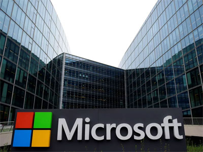 Microsoft surpasses Apple to become most valuable US company