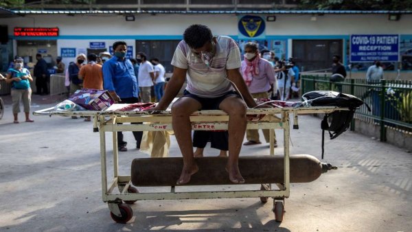 India records 346,786 new COVID-19 cases in past 24 hours