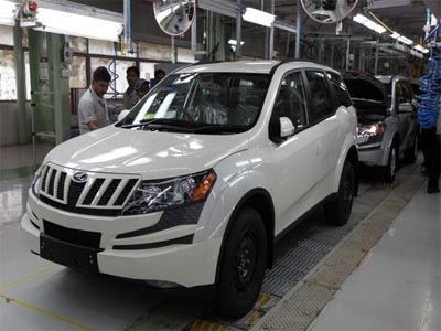 Mahindra launches automatic version of XUV500