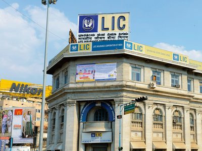 LIC trims stake in Asian Paints by 2%