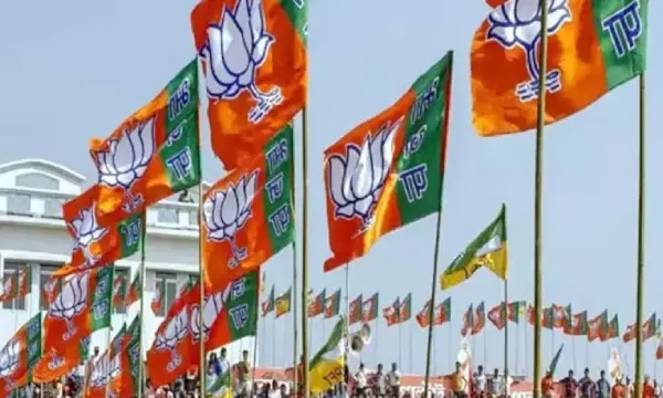 Telangana BJP struggles as hopeless senior leaders set to join Congress