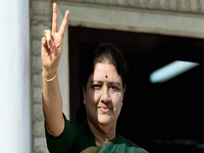 Sasikala banners removed from AIADMK office