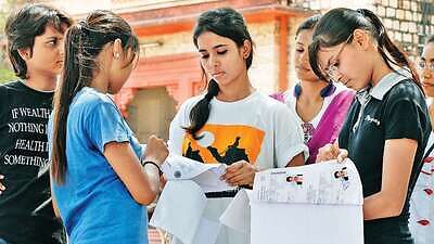 Amid opposition flak, over 100 academicians write to PM Modi backing NEET-JEE exams