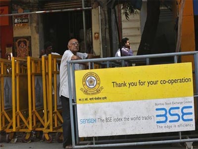 Stock markets march on as Sensex, Nifty extend gains