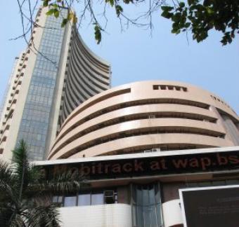 Nifty hovers around 8,460; ITC, HDFC down over 1%