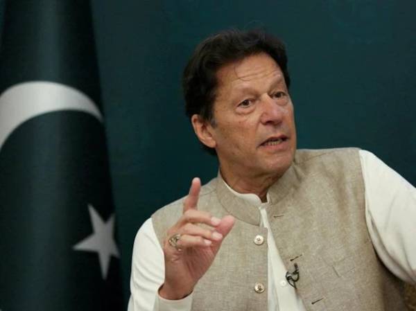 Imran Khan attacks political rivals, calls them 'three rats' harming Pak