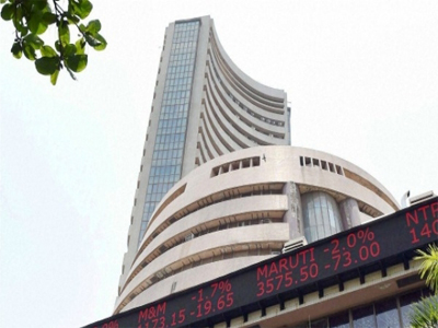 Sensex wipes off all gains to end in red on late selling, ahead of F&O expiry