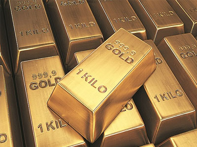 Gold prices move down slightly, silver remains flat