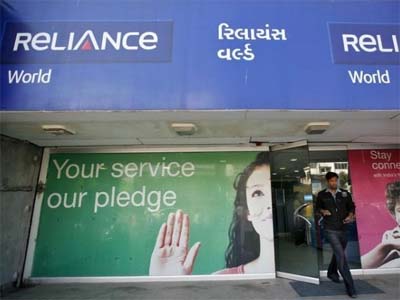 RCom slips 15% to its all time low on poor Q4 and debt woes