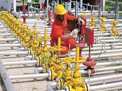 ONGC, Cairn face Rs 1,922 crore service tax on royalty payments