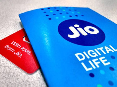 Reliance Jio begins to devour Vodafone Idea, Airtel user base