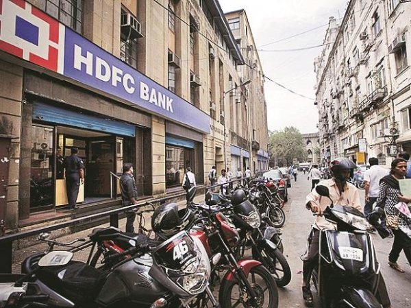 HDFC Bank customers face difficulty in accessing net, mobile banking