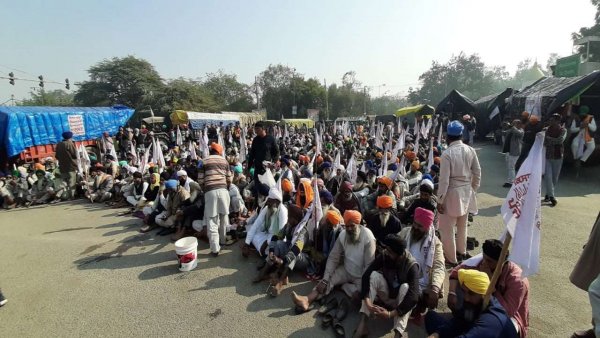 Farmers' Protest: Singhu, Tikri borders closed; security heightened at Ghazipur