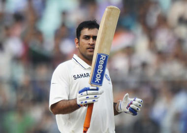 India captain Mahendra Singh Dhoni retires from Test Cricket, Virat Kohli to lead India in Sydney